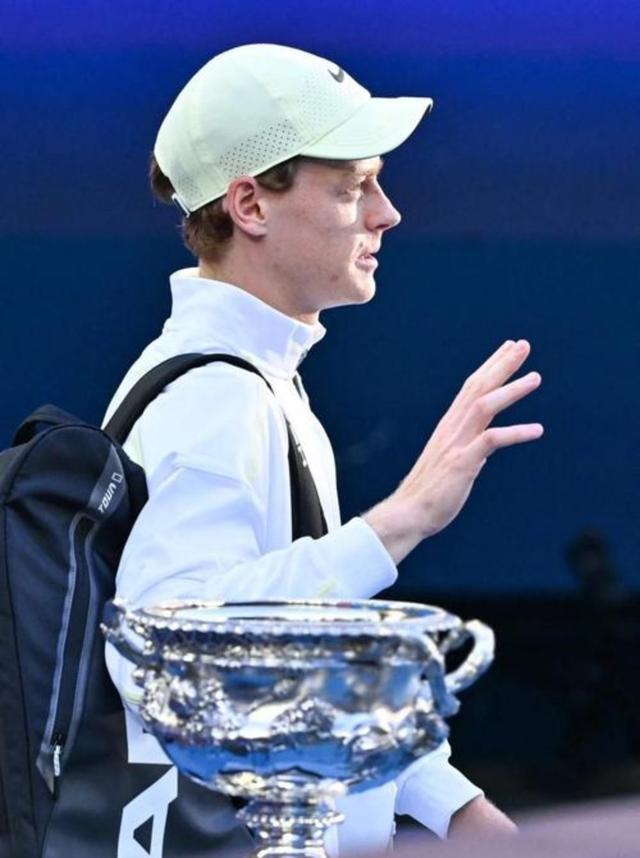 温网轻取美网，辛纳高光表现