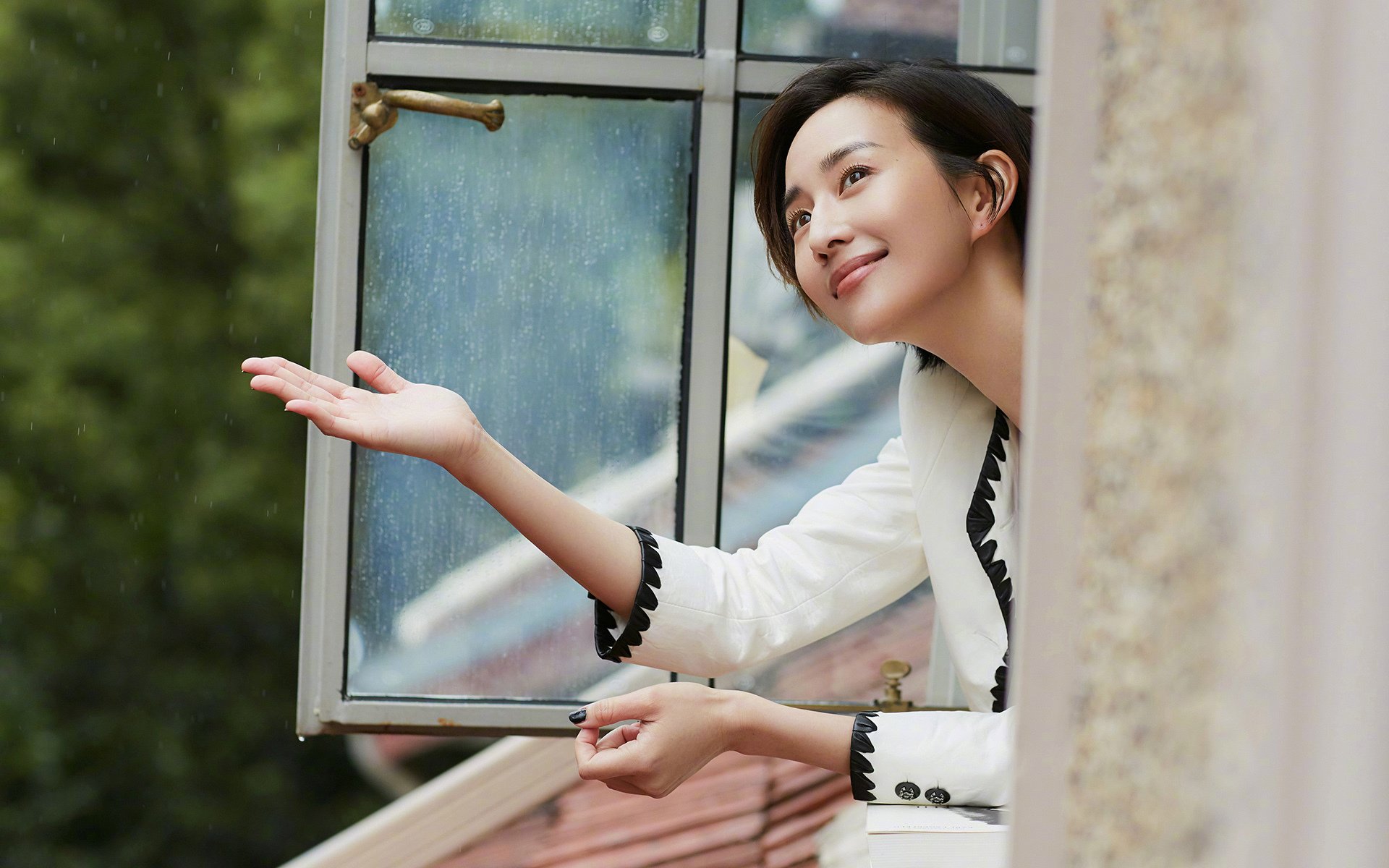 镜像之战,赛道与球场的终极对决如何揭示人类竞争的本质