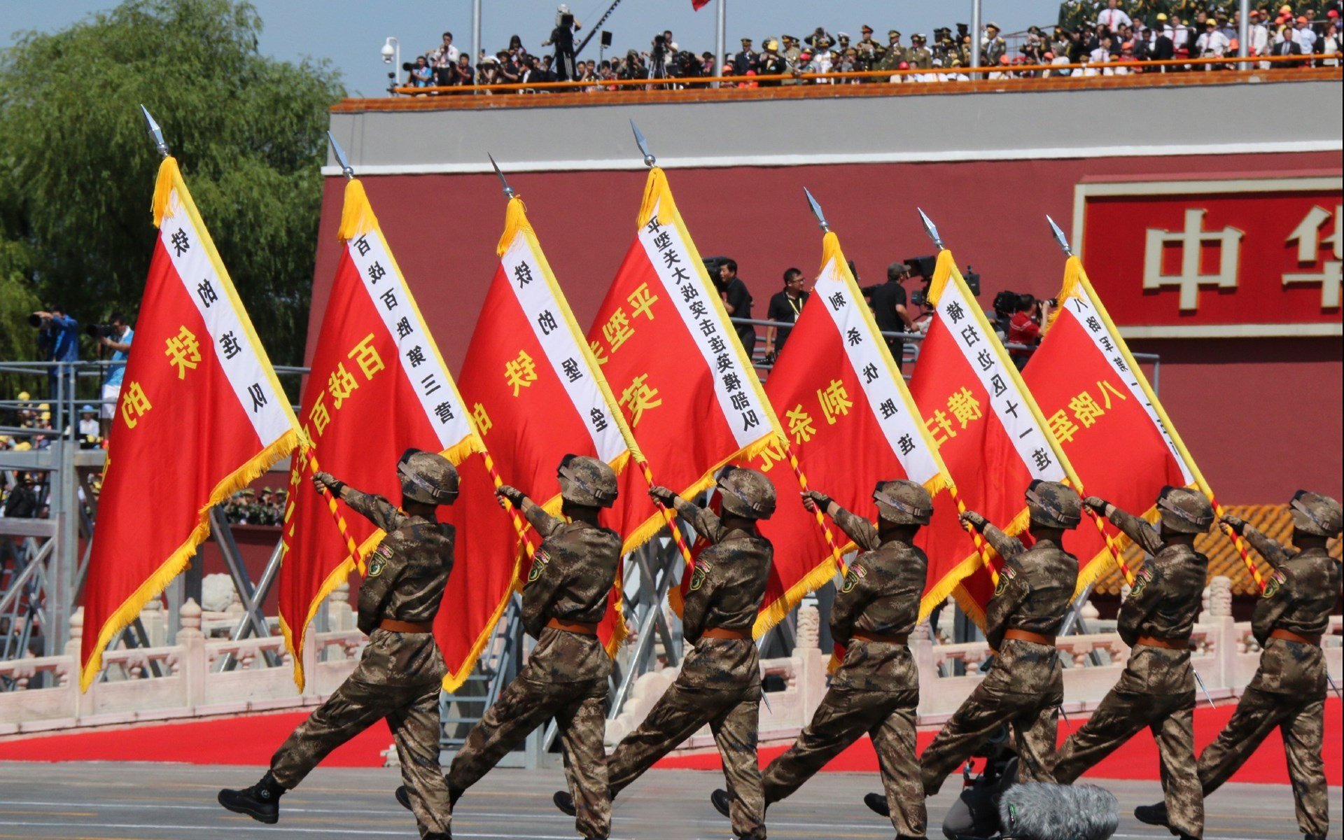 密西西比河畔的上海滩，当贝恩的枪火点燃申城之梦