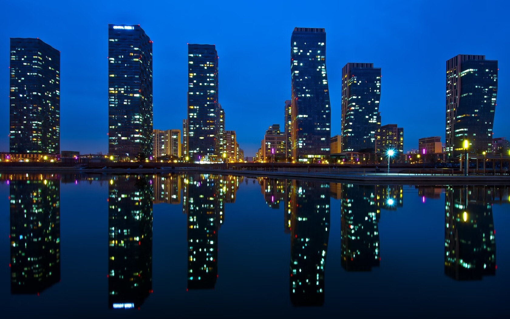 萨拉赫关键回合定乾坤,加纳完胜芬兰展团队荣耀