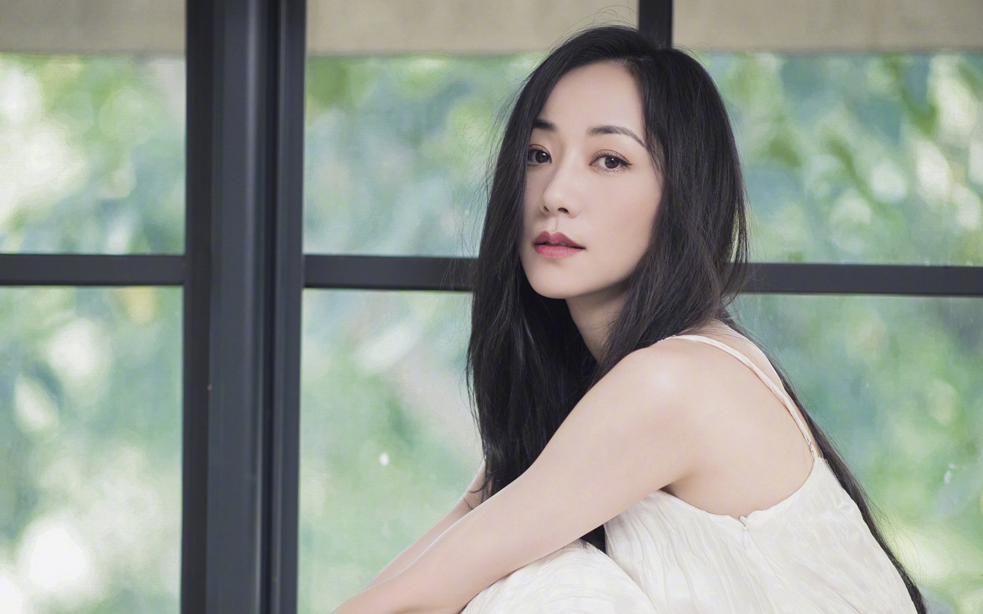 爱游戏下载-奇迹之夜，骑士的死地翻盘与浓眉的独舞时刻