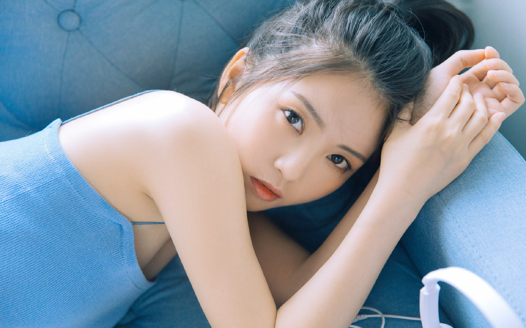 爱游戏体育-铁幕与焰火，当快船用防守绞杀比赛，库里用三分重写天空