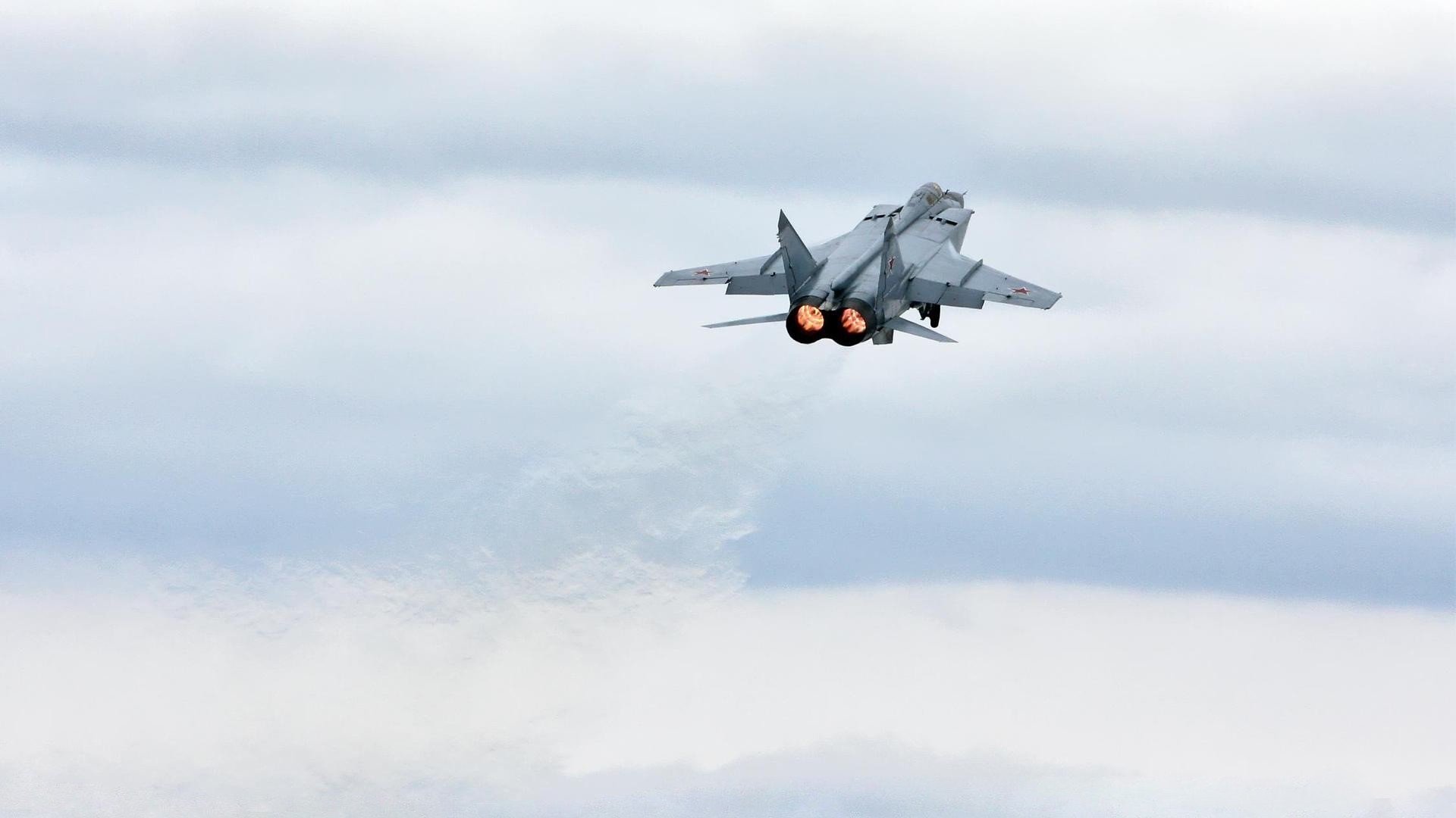 爱游戏在线-双线奇迹，哈兰德跨越足篮赛场，引领卡塔尔加时胜勒沃库森，主宰东决关键战