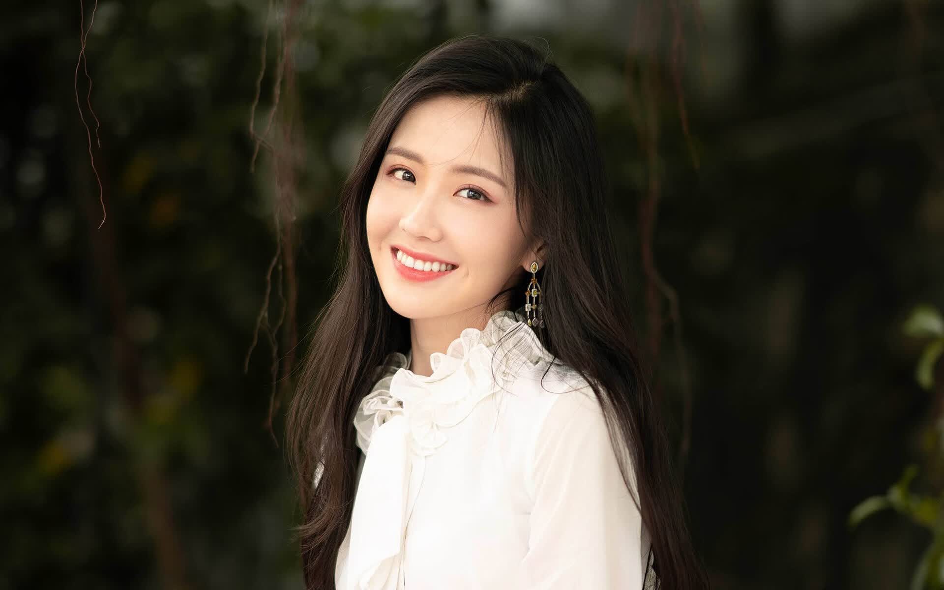 蓝红风暴中的孤星，2026世界杯F组，比利时压制冰岛，苏亚雷斯演绎绝唱辉煌